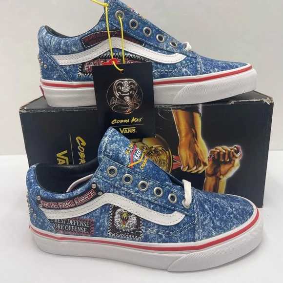 Vans Man’s Old Skool
Cobra Kai Multi/True White Sneakers
VN0A3WKT6GL - Picture 16 of 16